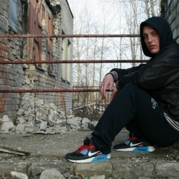 Парень ищут бабу Парень ищут бабу